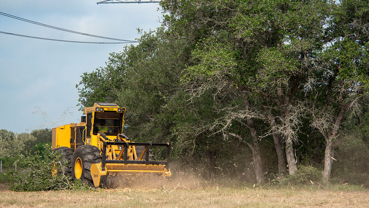 Image of a Mackolines Machines & Hire M726G mulcher working in the field