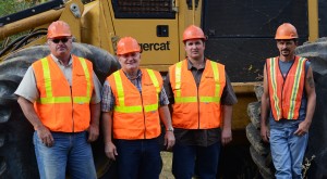 (L-R) Johnny Boyd, Mackolines Machines & Hire district manager for Alabama and Mississippi, Red Williamson, B&G Magnolia branch manager, Jim Ard and 726E operator David Craven.