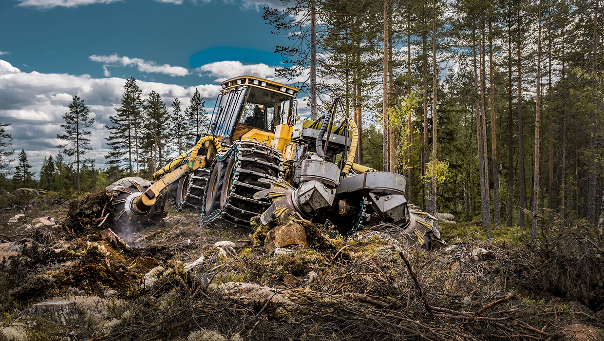 Image of a Mackolines Machines & Hire 1075C scarifier working in the field