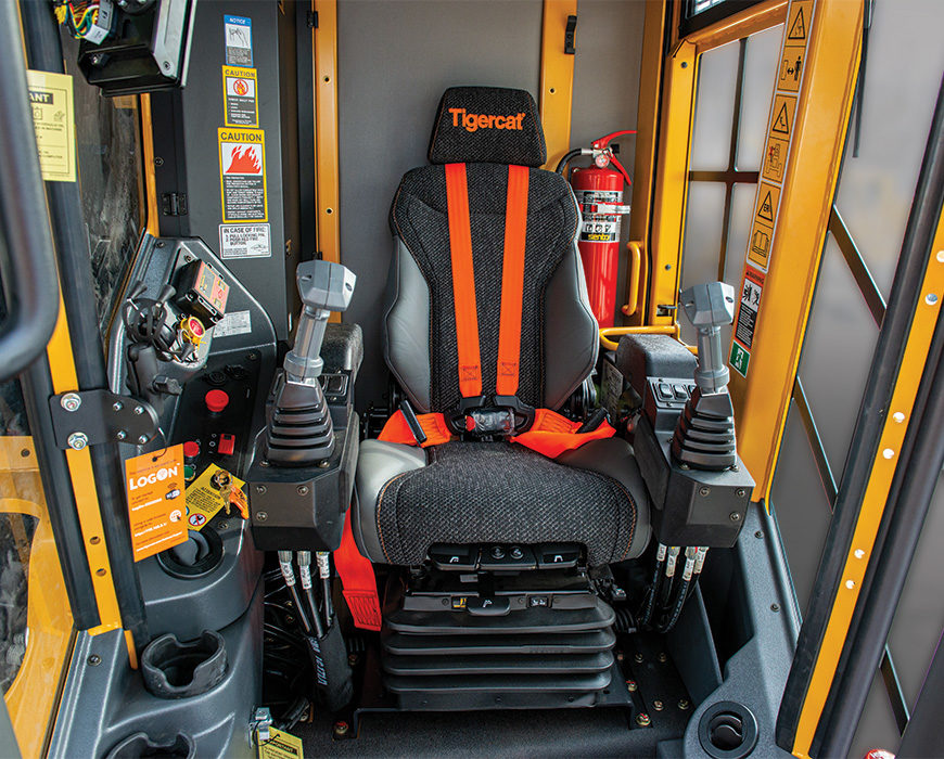 822E cab interior