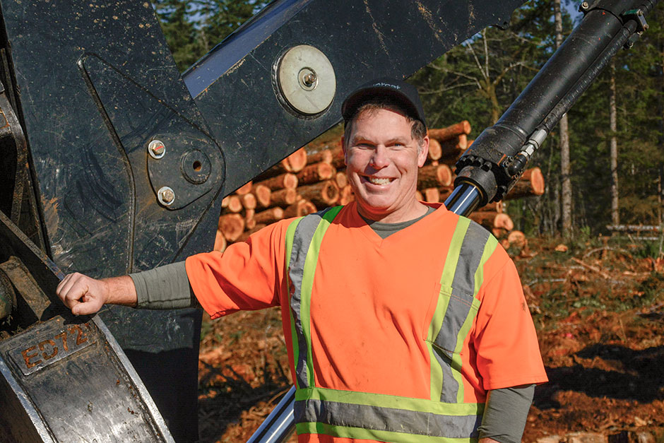 890 operator Marty Fladager of Dynamite Logging.