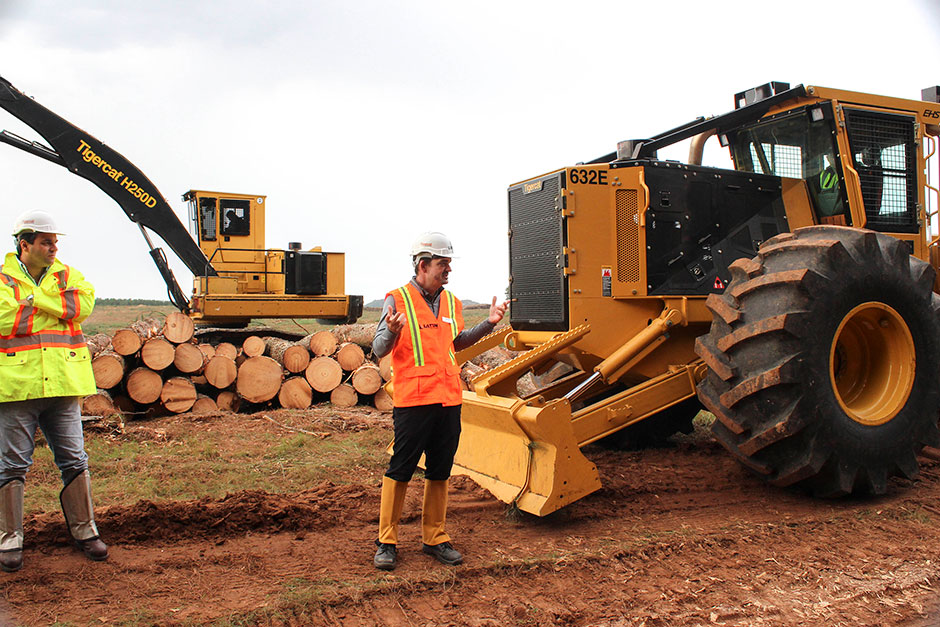 Mackolines Machines & Hire district manager Frans Misdorp describing the fleet of Mackolines Machines & Hire machines on display.