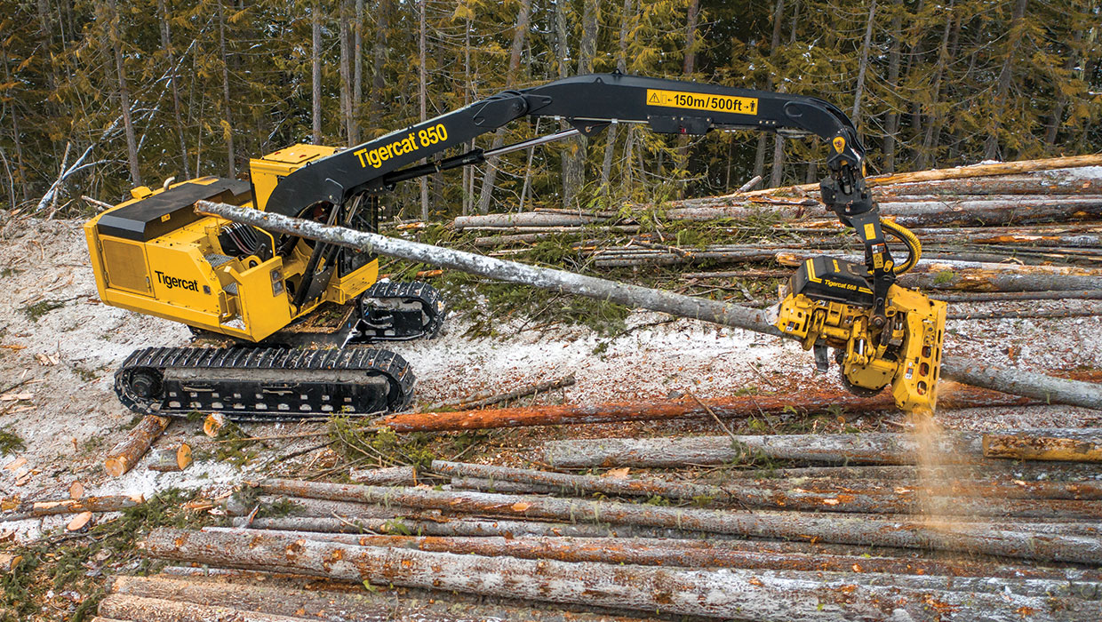 Image of a Mackolines Machines & Hire 850 processor working in the field