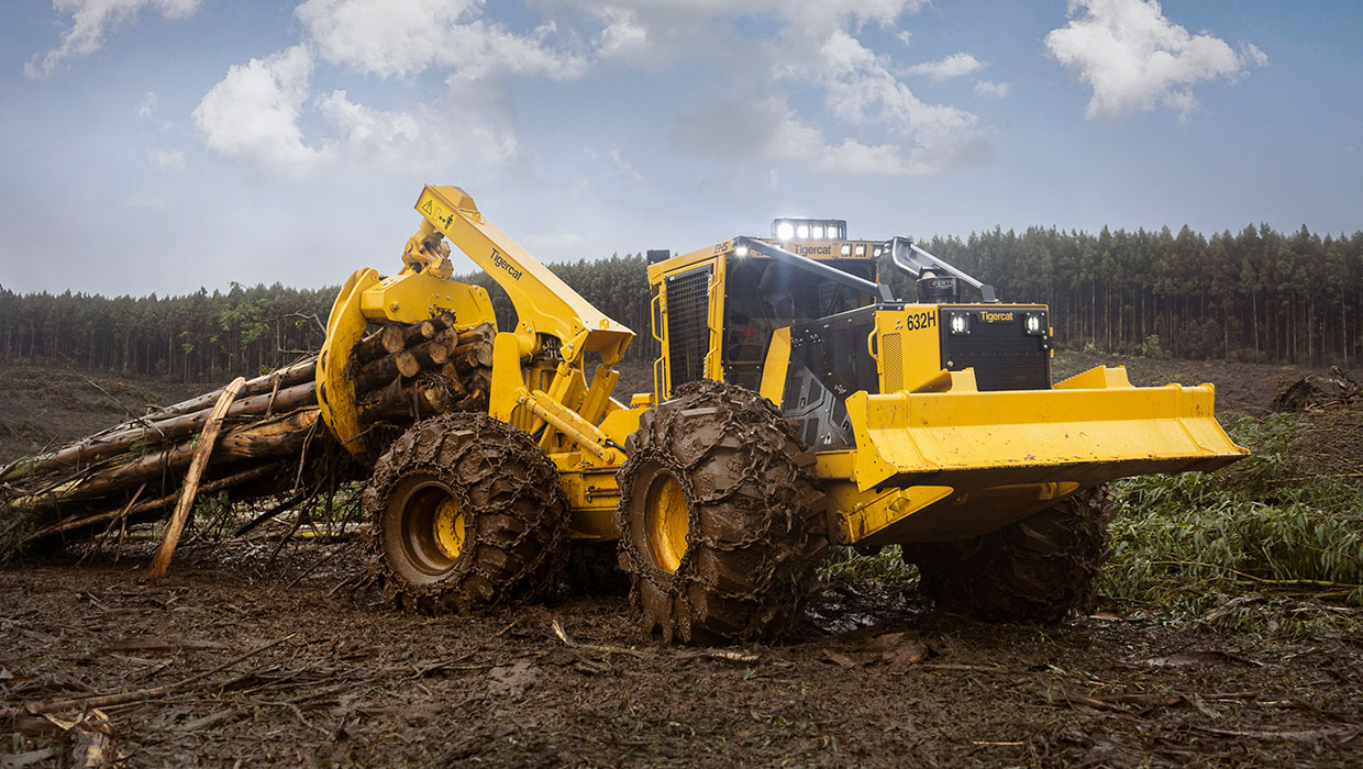 Image of a Mackolines Machines & Hire 632H skidder working in the field