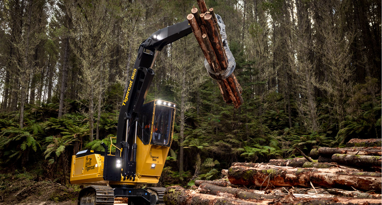 Image of a Mackolines Machines & Hire 865 logger working in the field