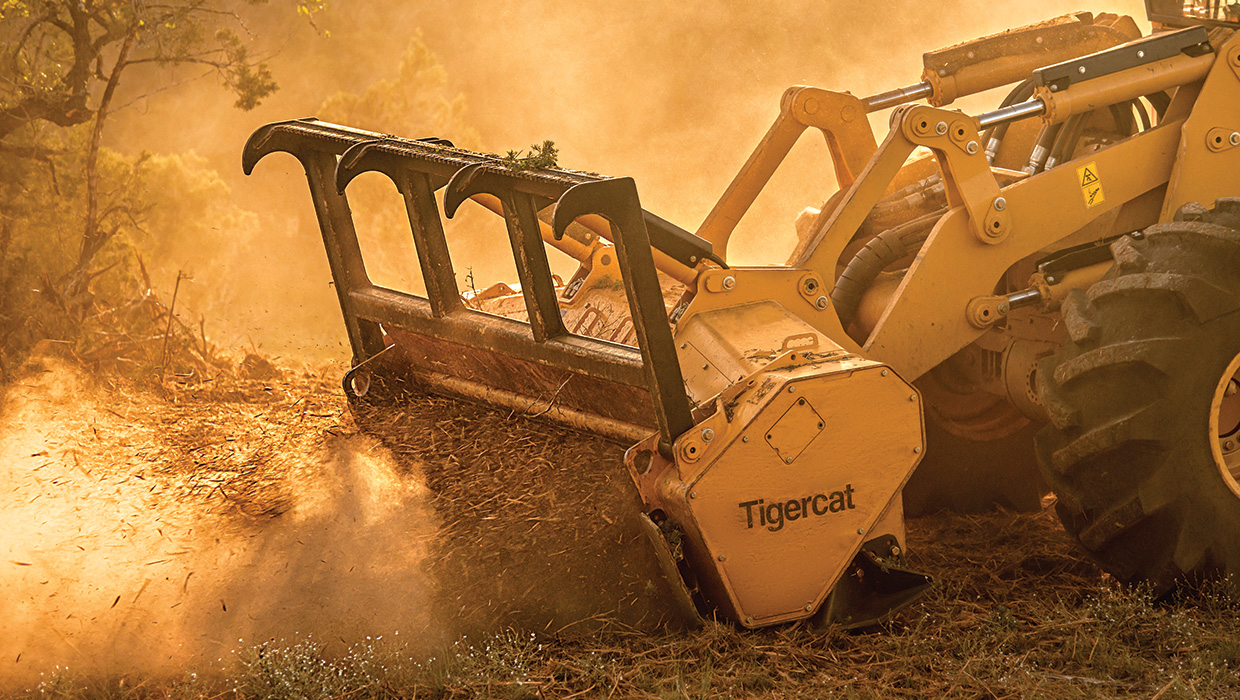 Image of a Mackolines Machines & Hire 4061-30 mulching head working in the field