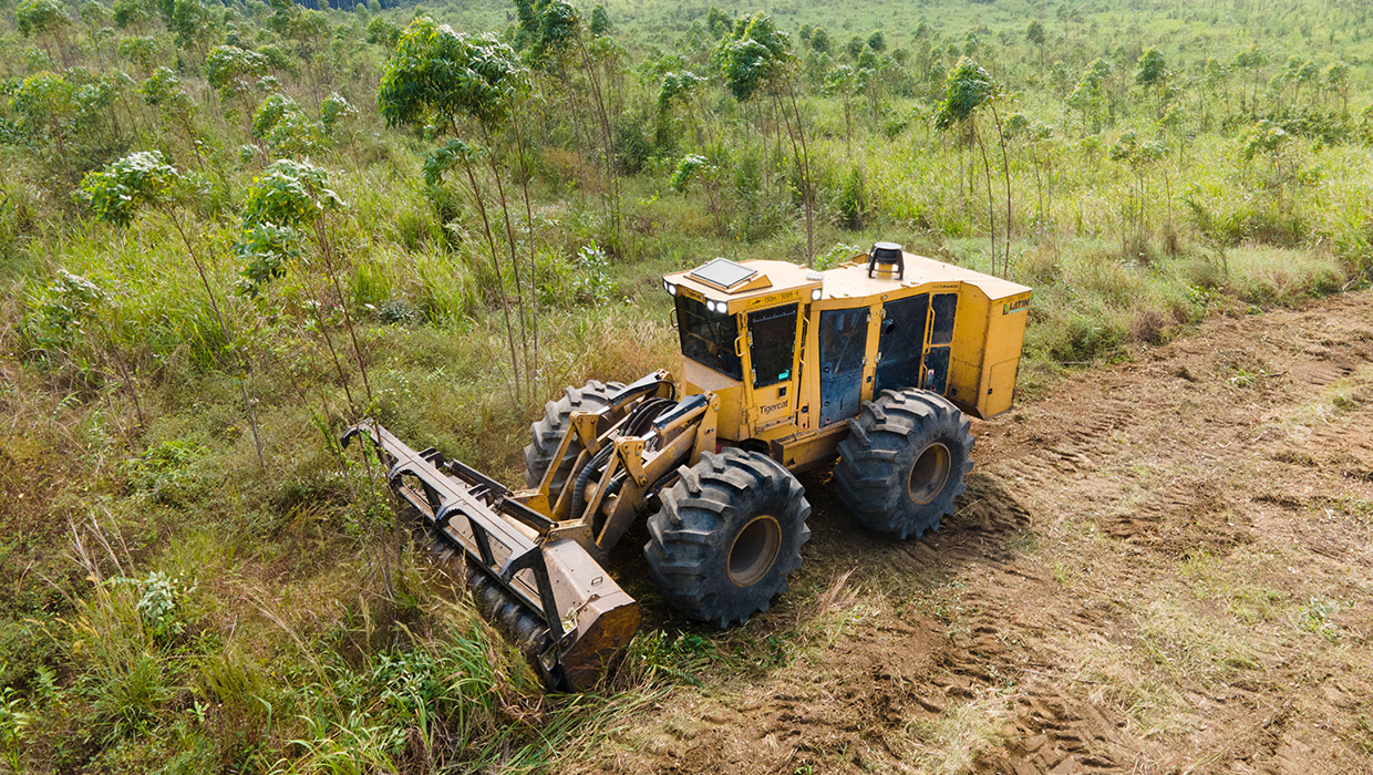 Image of a Mackolines Machines & Hire 760B mulcher working in the field