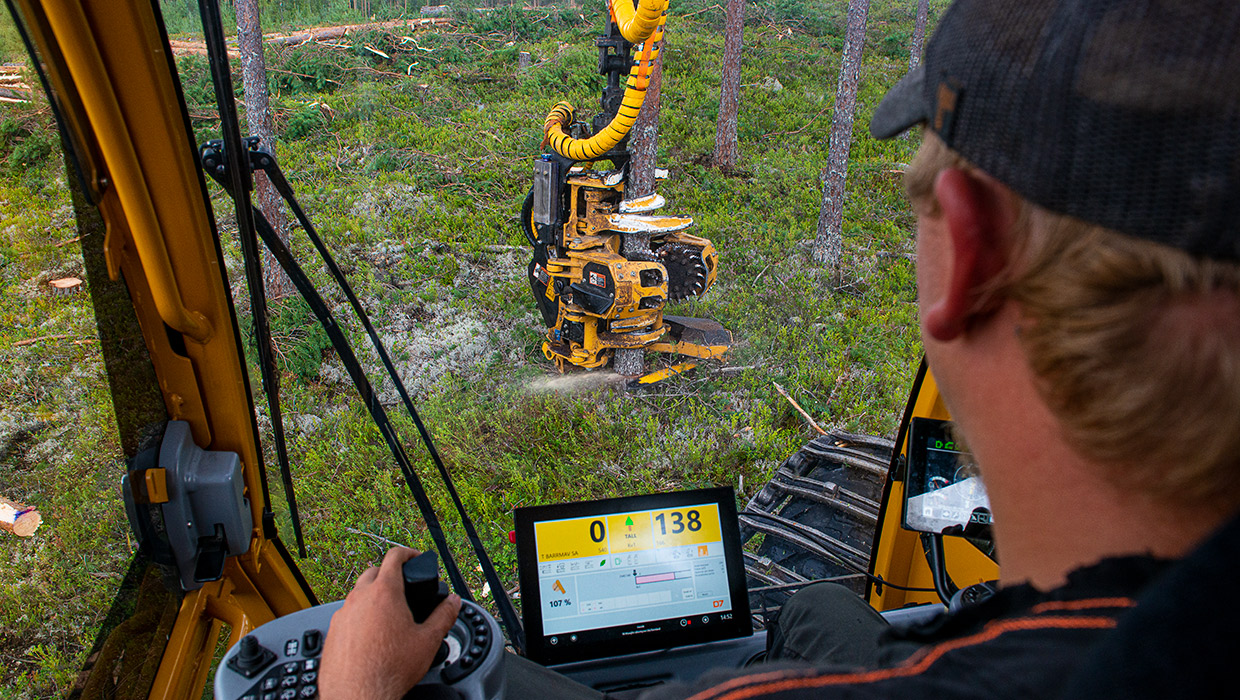 Mackolines Machines & Hire 534 harvesting head