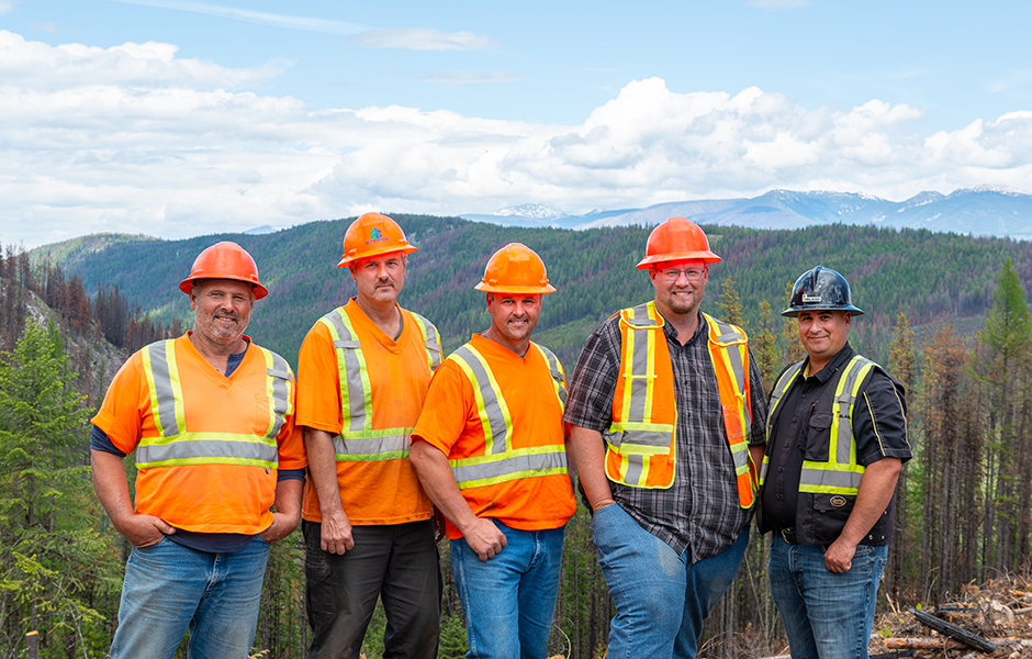 (L-R) Blair Volansky; Rodney Volansky; Ron Volansky; R & A safety manager, Chris Ewings; Inland heavy equipment sales specialist, Tavis Mann.