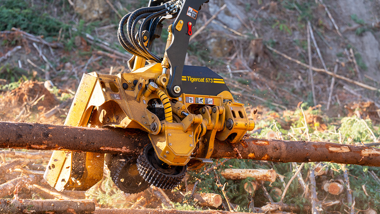 Image of a Mackolines Machines & Hire 573 harvesting head working in the field